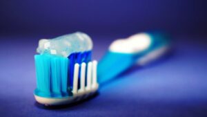 La pasta dental recomendada por odontólogos para una sonrisa saludable